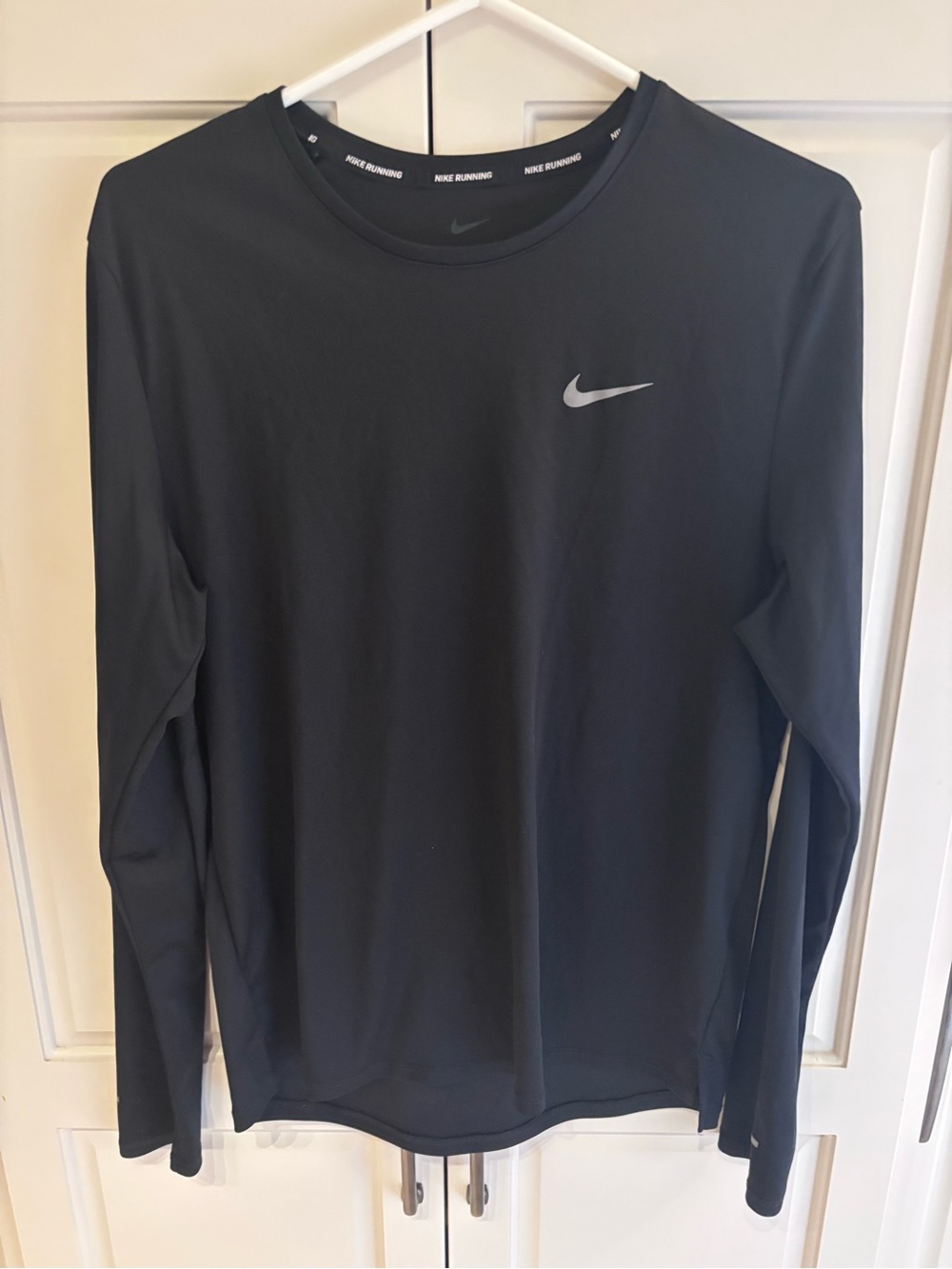 Nike Men’s Black Long-Sleeve Dri-FIT Training Shirt medium